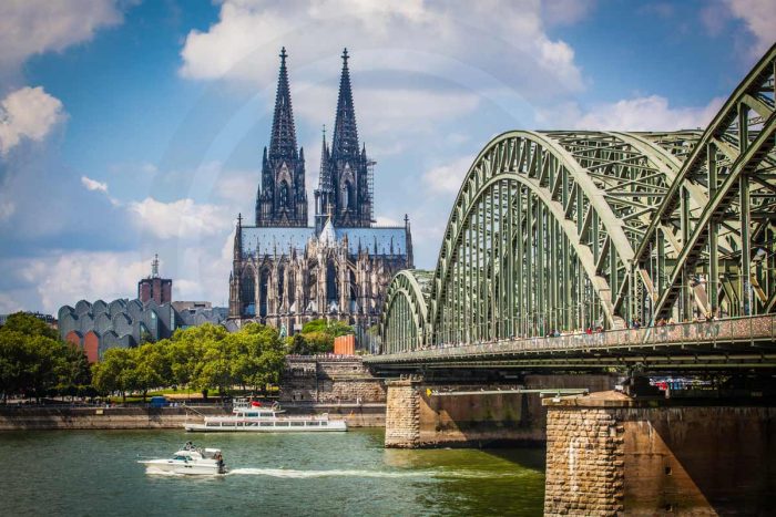 Acrylbild Köln am Rhein. Moderne Kunstbilder und Fotografie