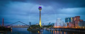 Glasbild Medienhafen Düsseldorf. Panorama Bilder auf Acryl u.Leinwand