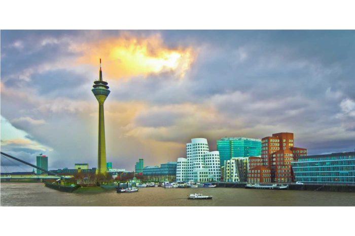 Kunstbilder Düsseldorf Panorama Motiv | Deine Wand wird es lieben!