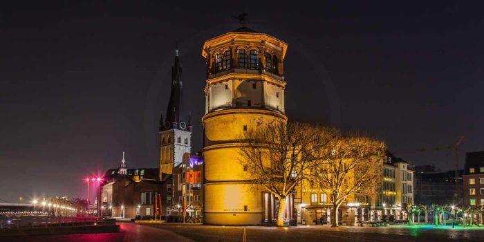 Schlossturm Düsseldorf Panorama am Burgplatz | Kunst Bilder aus Düsseldorf bei Nacht