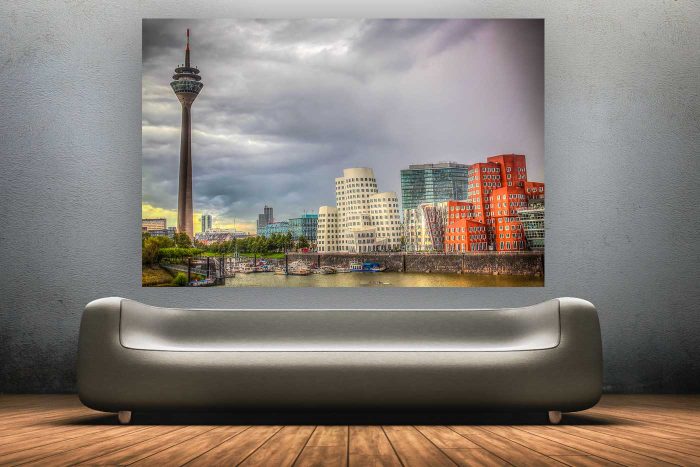 Kunst Panorama der Düsseldorf Skyline | Rheinturm und Gehry Bauten am Rhein